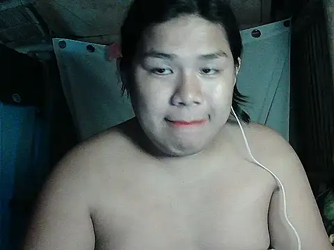 Huntrix2025 online show from April 12, 12:43 pm