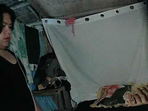 Huntrix2025 online show from April 15, 1:18 pm