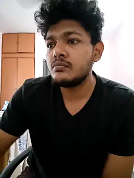 Snapshot of varun69247 chatting on May 9, 6:18 am varun69247 online show from May 9, 6:18 am