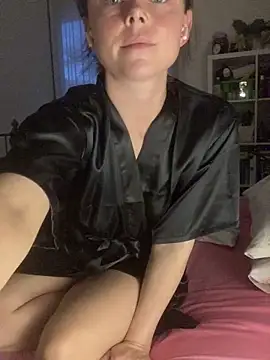 Mia Winters online show from October 22, 5:45 pm