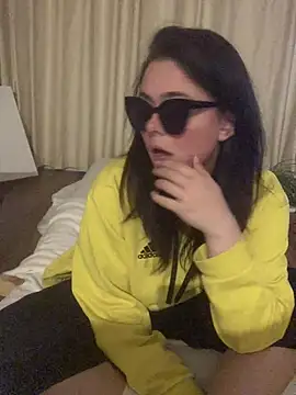 Mia Winters online show from June 14, 9:39 pm