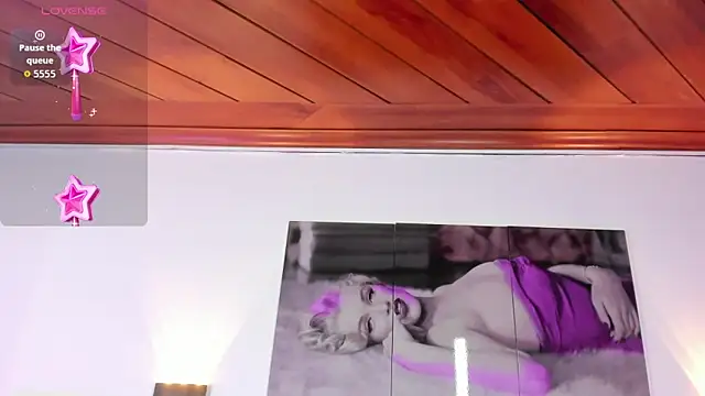 SharonLovee online show from October 5, 8:40 pm