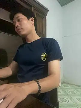 Snapshot of vila25cm chatting on February 3, 1:49 pm vila25cm online show from February 3, 1:49 pm