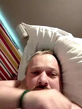 Snapshot of Yannor36 chatting on September 26, 1:37 pm Yannor36 online show from September 26, 1:37 pm