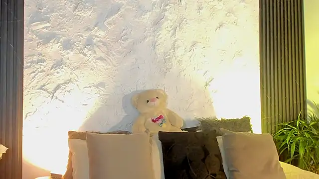 joselin rouse online show from December 17, 12:00 pm