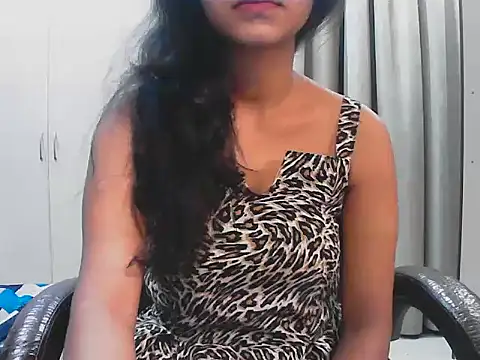 Snapshot of short_girl_ chatting on October 1, 5:08 pm short girl  online show from October 1, 5:08 pm