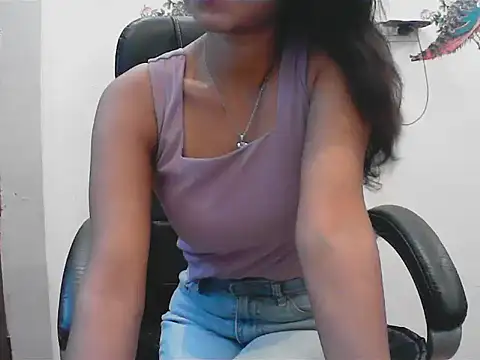 short girl  online show from July 5, 8:10 am