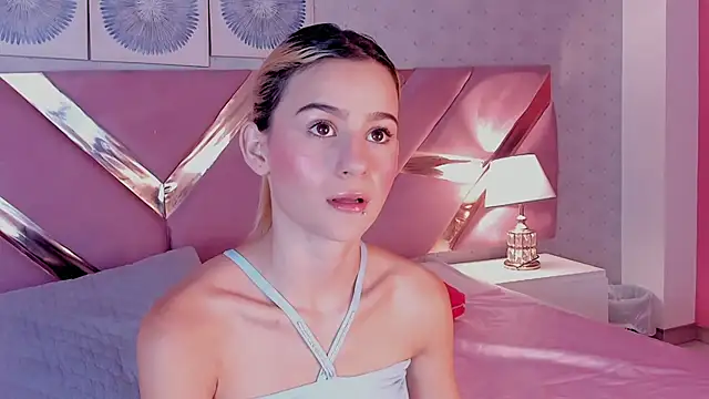 ChloeLaurentt online show from November 3, 8:32 pm