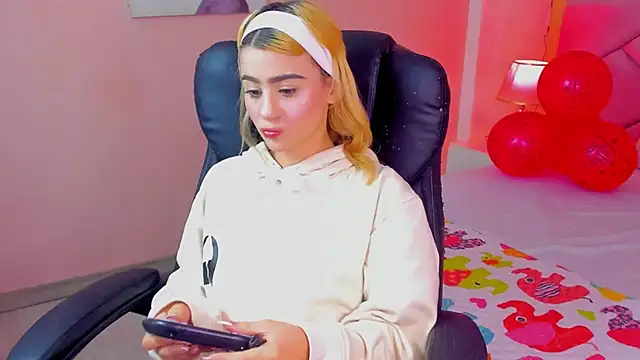 ChloeLaurentt online show from February 25, 2:37 pm