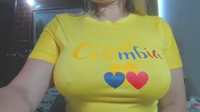 Snapshot of LatinaMature_ chatting on May 11, 4:04 pm LatinaMature online show from May 11, 4:04 pm