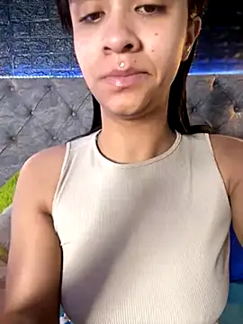 Snapshot of Isabella-Teen chatting on September 25, 2:15 am Isabella-Teen online show from September 25, 2:15 am