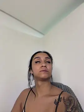 Isabella-Teen online show from April 13, 1:55 am