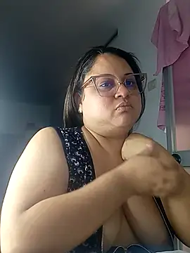 Chiki hot92 online show from October 14, 6:20 pm