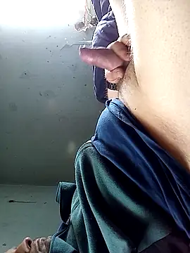 Snapshot of Jarektchurzewski chatting on May 9, 2:33 pm Jarektchurzewski online show from May 9, 2:33 pm