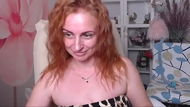 Snapshot of Venus_love1 chatting on May 12, 5:32 pm Venus love1 online show from May 12, 5:32 pm