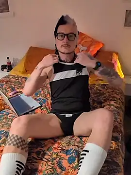 cruiserpup online show from November 10, 2:16 pm