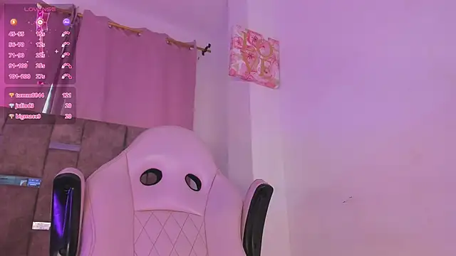 Snapshot of Mia_royal chatting on June 6, 6:23 pm Mia royal online show from June 6, 6:23 pm