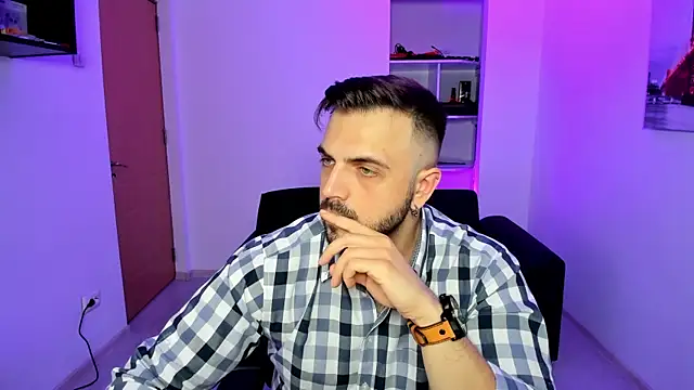 Jace Thorne online show from November 17, 6:46 pm