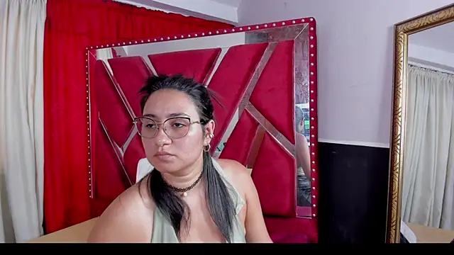 Luna021 1 online show from September 27, 7:30 pm