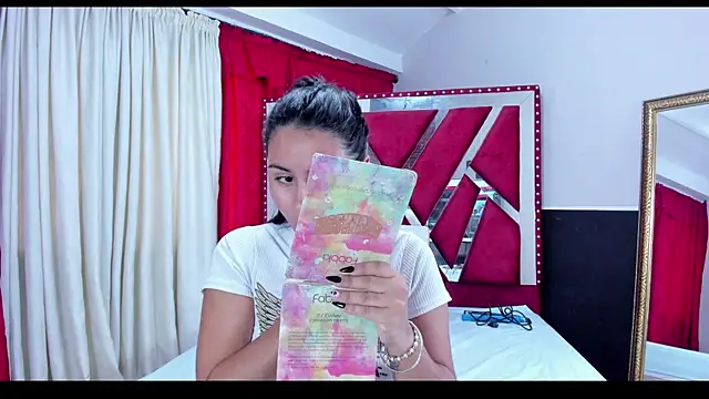 Luna021 1 online show from October 10, 8:30 pm