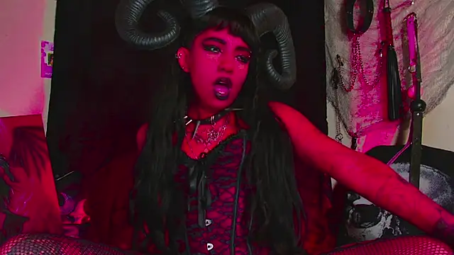 agathaaiko6 online show from October 19, 1:17 am