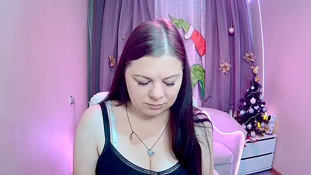 BritneyRaine online show from December 2, 7:47 am