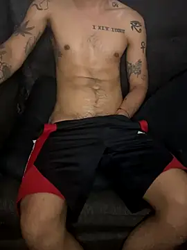 latinoxx1992 online show from September 16, 1:39 am