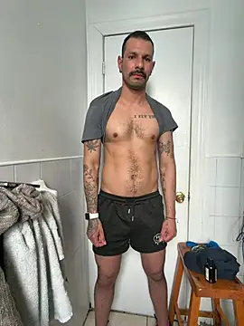 latinoxx1992 online show from February 7, 1:48 pm