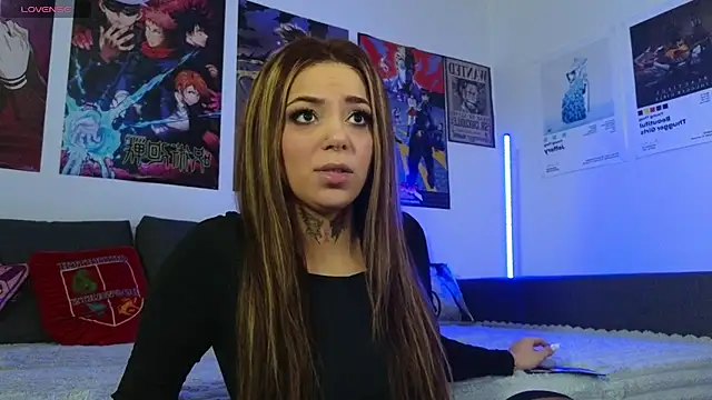 Snapshot of KiraQuinn1 chatting on October 5, 3:21 pm KiraQuinn1 online show from October 5, 3:21 pm