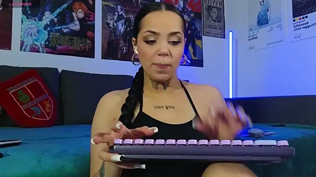 Snapshot of KiraQuinn1 chatting on October 15, 3:01 pm KiraQuinn1 online show from October 15, 3:01 pm