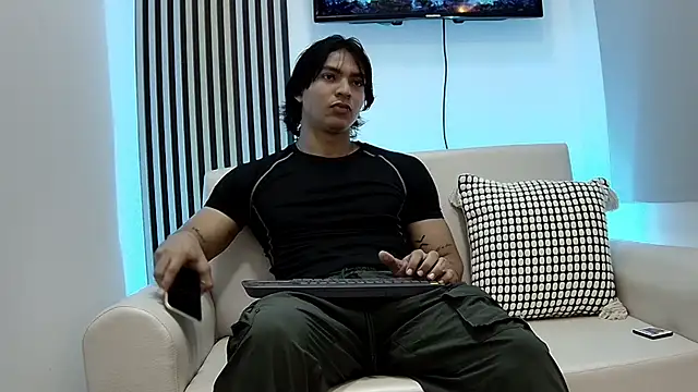 toji luxxer online show from September 15, 11:43 am