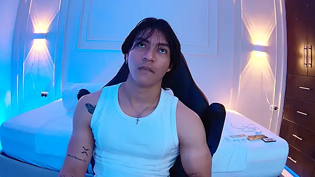 toji luxxer online show from September 18, 1:02 pm