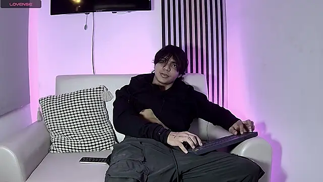 toji luxxer online show from November 6, 12:44 am