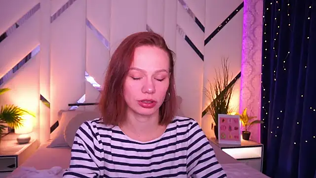 ShyySiren online show from March 2, 2:02 pm