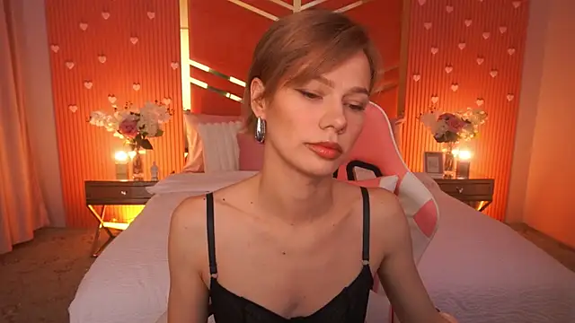 Snapshot of ShyySiren chatting on June 26, 7:24 am ShyySiren online show from June 26, 7:24 am