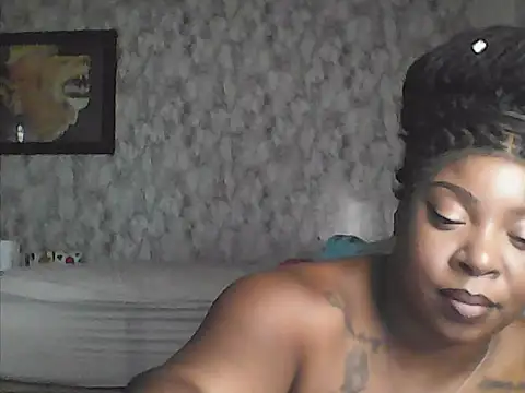 BellaBlaze25 online show from June 8, 3:45 pm