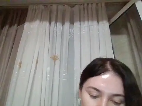 Snapshot of Lomivah chatting on October 23, 6:28 pm Lomivah online show from October 23, 6:28 pm