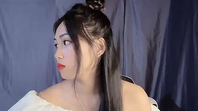 Lyly4757 online show from September 23, 4:59 am