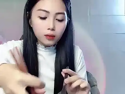 Lyly4757 online show from November 19, 2:17 pm