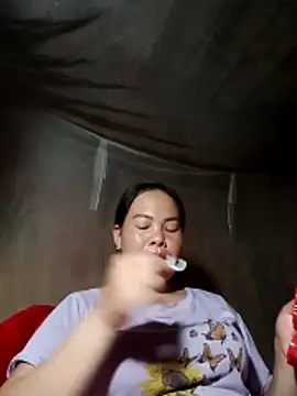 emilyzz online show from April 4, 1:30 pm