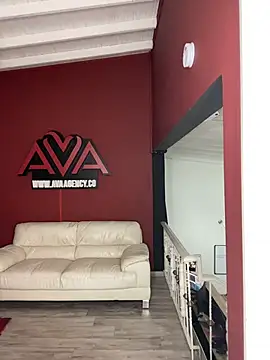 krisstenSantos online show from October 28, 12:30 pm