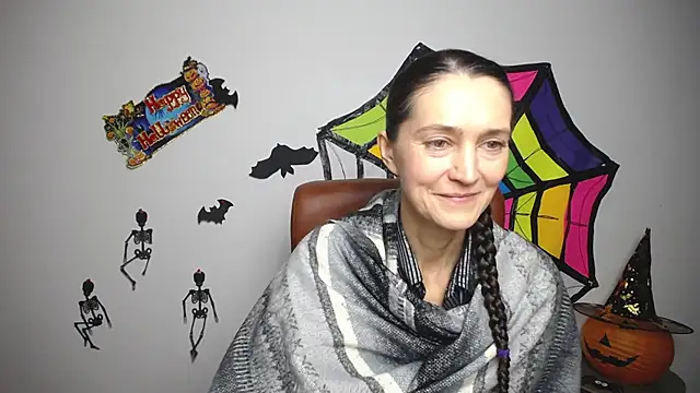 Snapshot of TayaFinch chatting on November 1, 2:30 pm TayaFinch online show from November 1, 2:30 pm