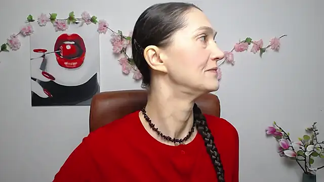 TayaFinch online show from December 1, 1:05 pm