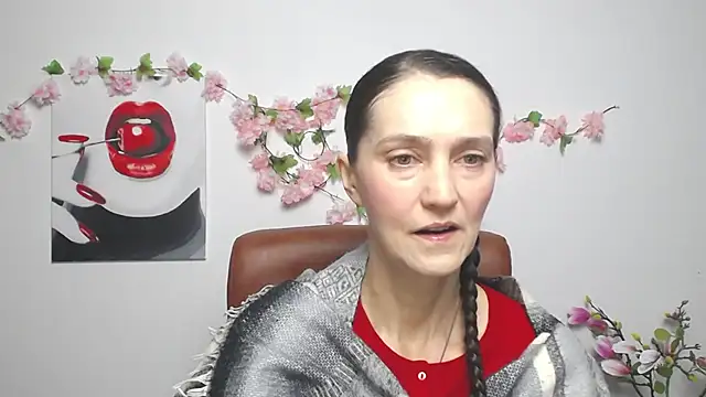 TayaFinch online show from December 3, 1:09 pm