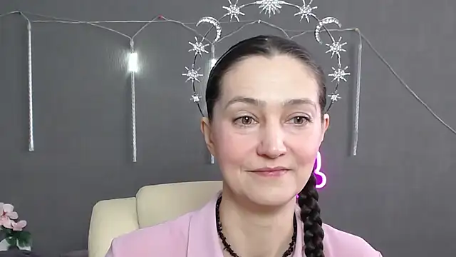 TayaFinch online show from April 15, 10:44 am