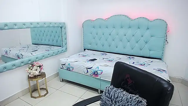 Cordelia Perlman online show from November 5, 1:00 pm