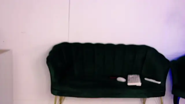 AmiraRees online show from October 4, 6:44 am