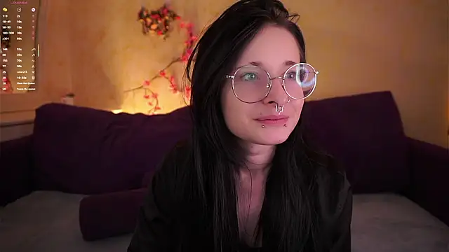 DarcyAspacio online show from March 27, 11:10 am