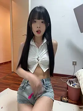 qiqi x online show from May 31, 3:30 pm