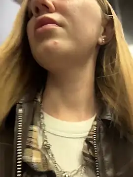 MilaMoone online show from April 17, 9:34 am